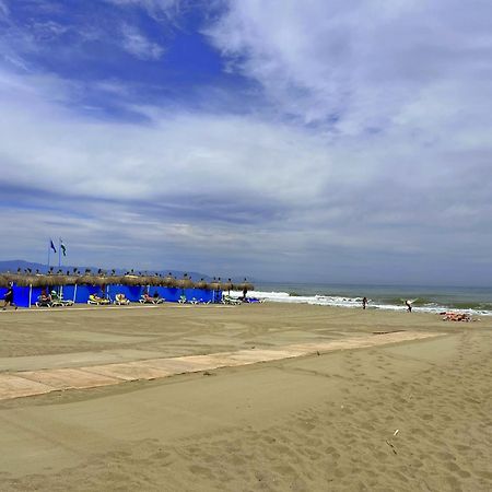 Acogedor En La Carihuela Con Plaza De Garaje Garantizada! Sol Montemar Apartment Torremolinos Luaran gambar