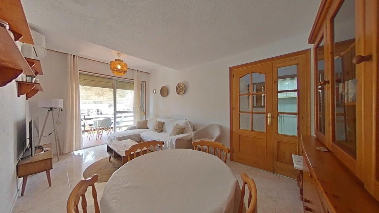 Acogedor En La Carihuela Con Plaza De Garaje Garantizada! Sol Montemar Apartment Torremolinos Luaran gambar