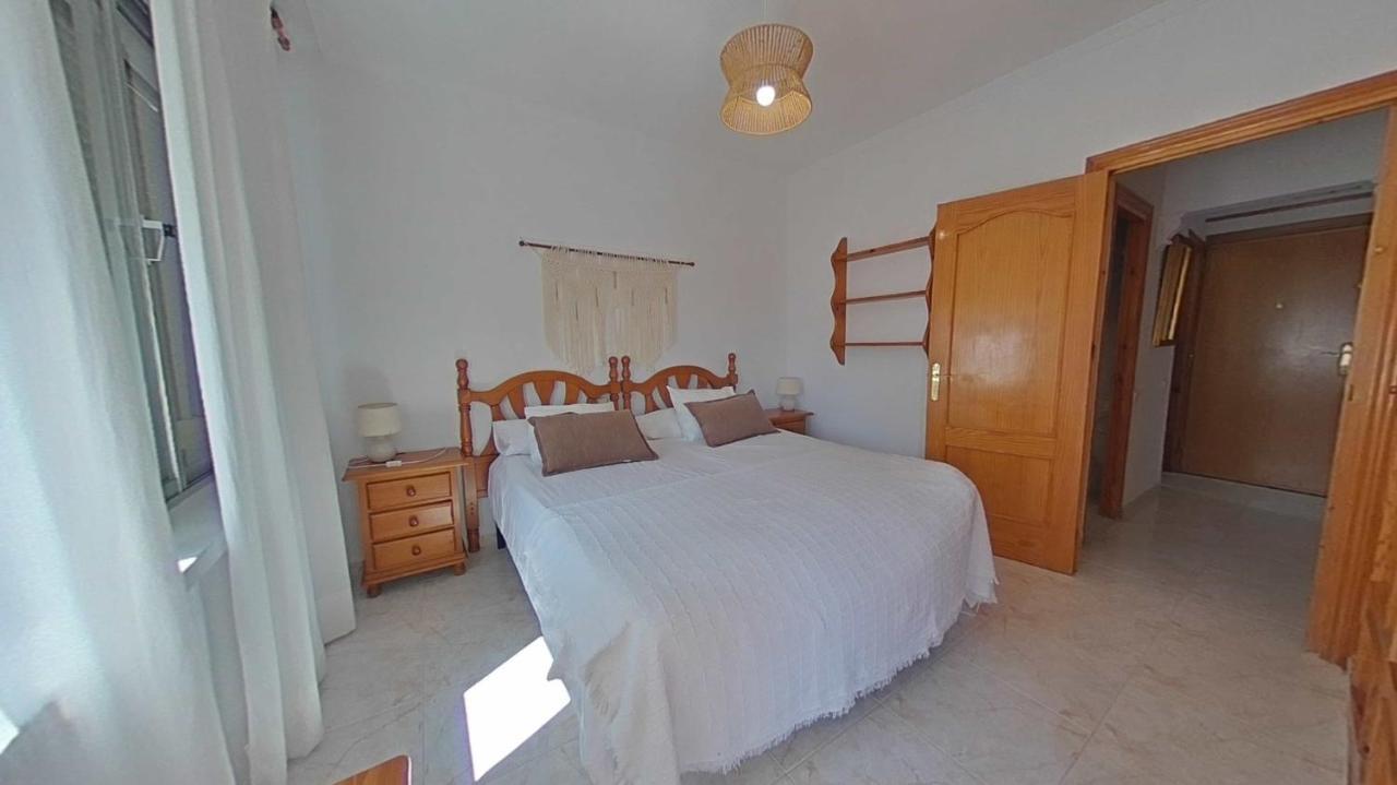 Acogedor En La Carihuela Con Plaza De Garaje Garantizada! Sol Montemar Apartment Torremolinos Luaran gambar