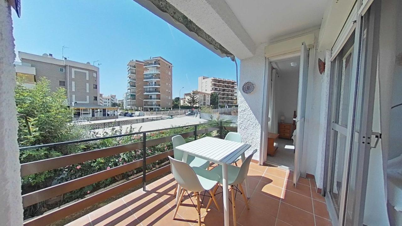 Acogedor En La Carihuela Con Plaza De Garaje Garantizada! Sol Montemar Apartment Torremolinos Luaran gambar